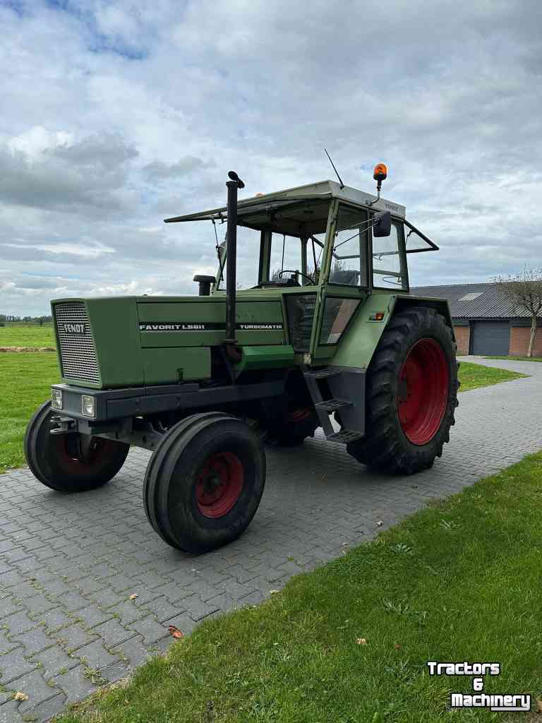 Tractors Fendt Favorit 611 LS