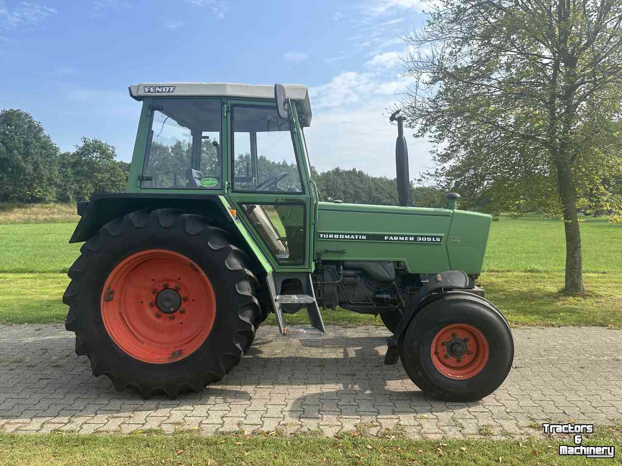 Tractors Fendt 305 LS