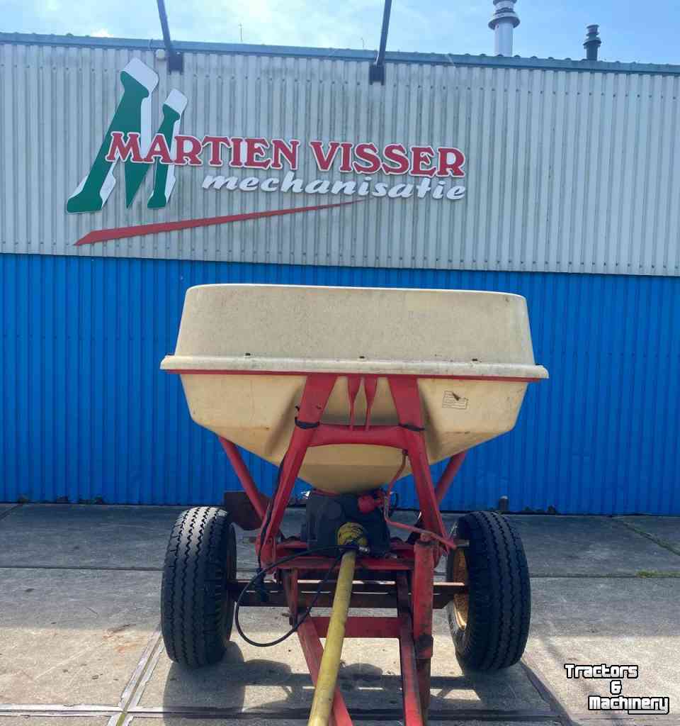 Fertilizer spreader Vicon Pendelstrooier op onderstel