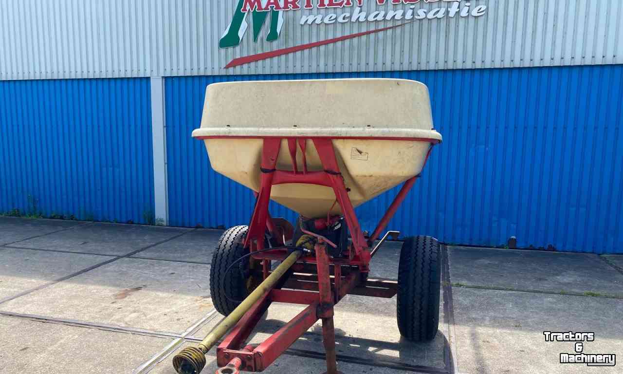 Fertilizer spreader Vicon Pendelstrooier op onderstel