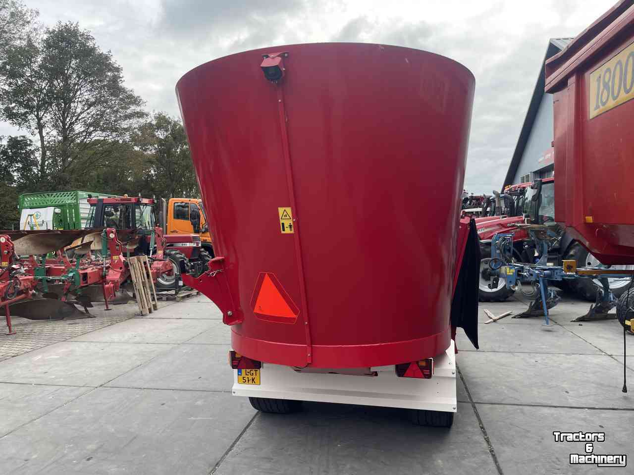 Vertical feed mixer Trioliet Solomix :2-1400 met Hooiring