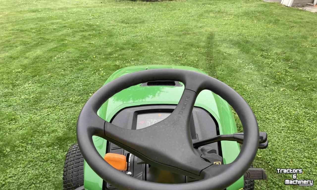 Mower self-propelled John Deere X940 Zitmaaier