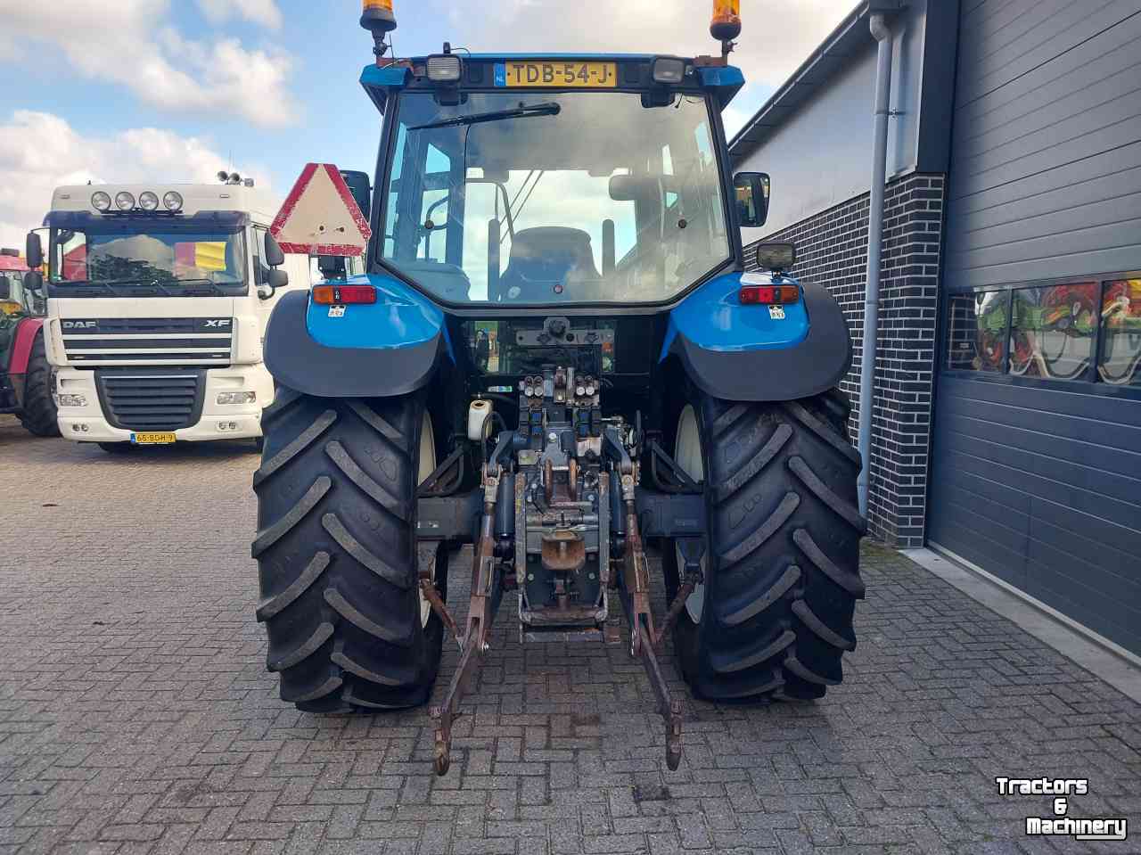 Tractors New Holland TM 135