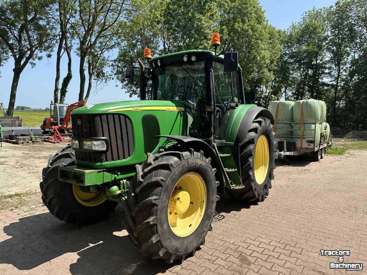 Tractors John Deere 6520