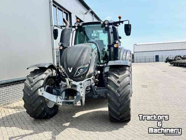 Tractors Valtra T214 Versu
