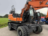 Excavator mobile Doosan DX140W-7