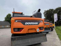 Excavator mobile Doosan DX140W-7