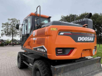 Excavator mobile Doosan DX140W-7