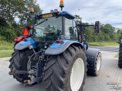 Tractors New Holland 8260 range command