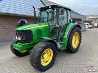 Tractors John Deere 6220 se