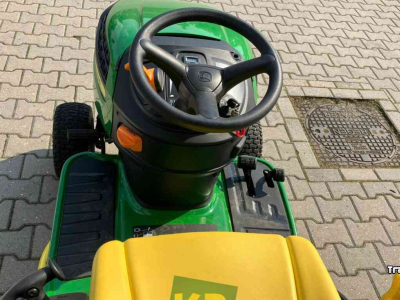 Mower self-propelled John Deere X116R Zitmaaier