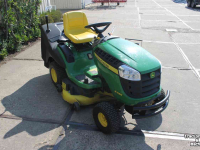 Mower self-propelled John Deere X155R zitmaaier maaitrekker gazonmaaier hydrostaat grasmaaier