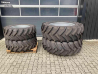 Wheels, Tyres, Rims & Dual spacers Mitas 540/65R38 en 440/65R28 Deutz-Fahr wielen Zgan!