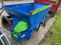 Sawdust spreader for boxes Ceres CBS851 boxenstrooier