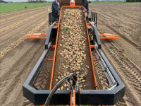 Potato harvester  Tuma kistenlader / stammenlader
