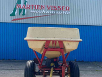 Fertilizer spreader Vicon Pendelstrooier op onderstel