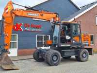 Excavator mobile Doosan DX140W-5