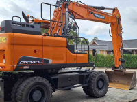 Excavator mobile Doosan DX140W-5